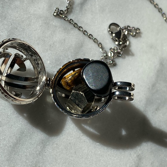 Medallion Necklace: Obsidian • Pyrite • Tigers Eye - Picture 6 of 8